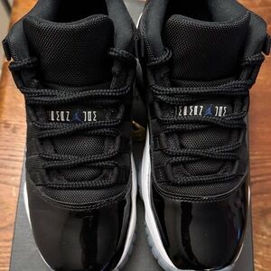 Black / Blue Jordans